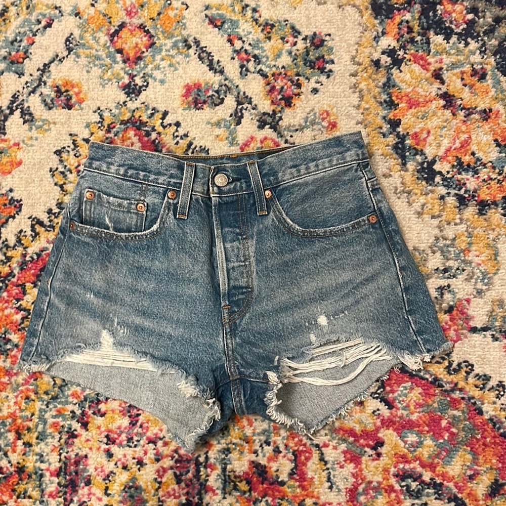 Levi’s 501 shorts. Size 27
